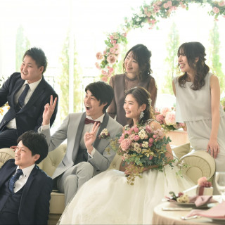 形式にとらわれず、自由でカジュアルに。
会費制だからこそ叶う、笑顔あふれる時間。