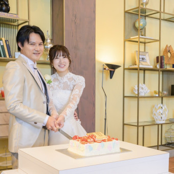 シャッターが止まらない!笑顔の入刀シーン