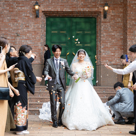 花びらが弾ける、最高の“おめでとう”