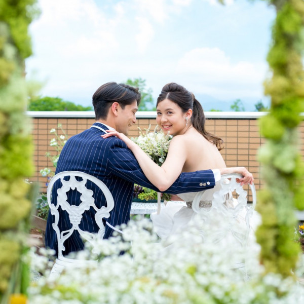 緑が多いガーデンでこんな写真はいかが?|YUWAU(グランドホクヨウ)の写真(809771)