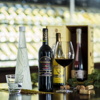 オリジナルワイン「カナルス」 自然発酵で醸造されたワインは、料理にもデザートにも相性も抜群
