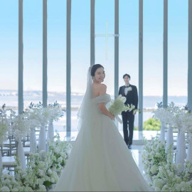 フルリニューアル《絶景チャペル×ドレス×会場比較》花嫁体験