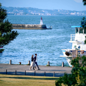 新緑の時期は青と緑の色合いがきれい、気持ち良い空気の中、写真撮影も人気です。|琵琶湖ホテルの写真(56586432)