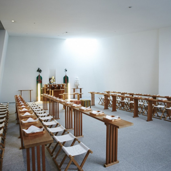 石畳と玉砂利を敷いたホテル館内の神前式場！厳かな神前結婚式が叶う！自然光が降り注ぎ神々しさに包まれる！|琵琶湖ホテルの写真(945860)