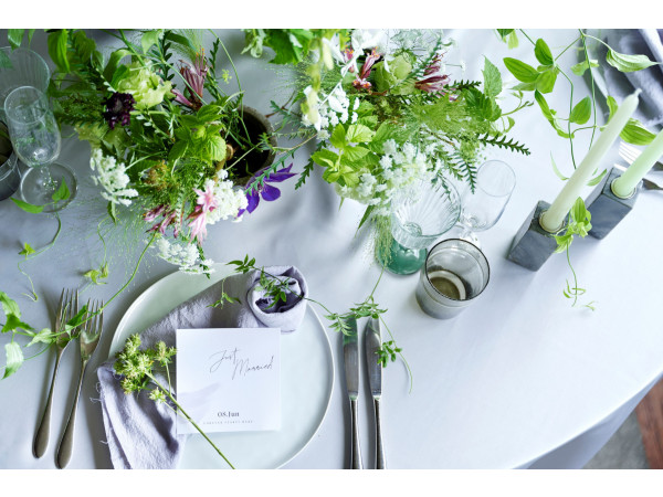 湖と空に抱かれる 270°パノラマビューのバンケット 「シエーナ」