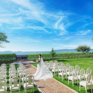 青空のもと、永遠の愛を誓いあう。|北ビワコホテルグラツィエの写真(56231162)