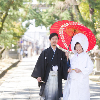 ホテル内神殿と、提携神社での神前挙式。どちらか選択できる和装結婚式があるのも魅力のひとつ