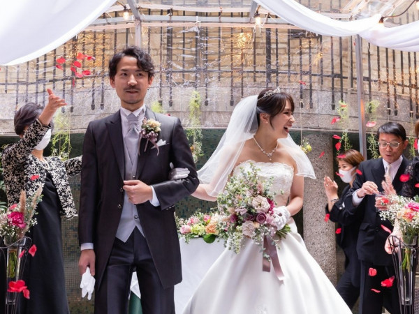 お二人らしい結婚式が実現できる
レストランウェディング
