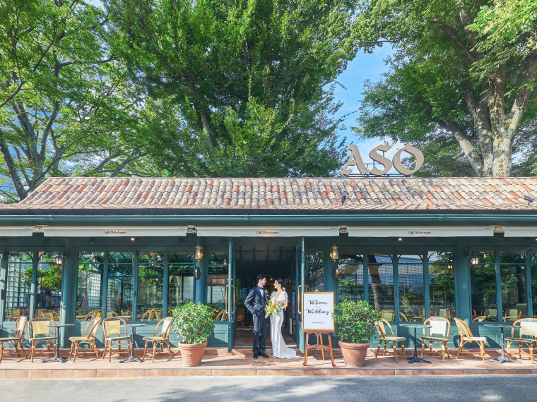 代官山に佇む緑に囲まれた一軒家レストラン。