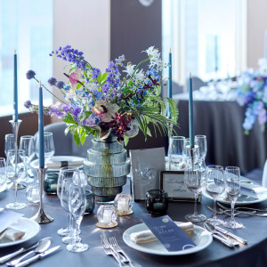 ウエディングテーマや、イメージカラーに合わせて、気品に満ちたコーディネートに|セルリアンタワー東急ホテルの写真(55547731)