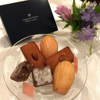 初来館の方にもれなく★ホテル特製スイーツBOX★プレゼント