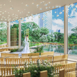 日本庭園の背景がおふたりをより華やかに祝福。歴史と現代が融合する新しいウエディングスタイルに記憶に残る1日を。|東郷記念館／THE GARDENの写真(55752882)