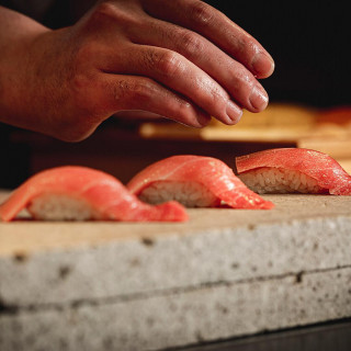 ＼新春1/3限定*寿司バー演出体験／一万坪の庭園を望む新挙式会場