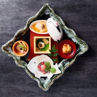 素材の魅力を引き出した造り八寸／美膳