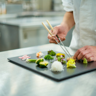 料理人よる繊細な技法から編み出される味わい