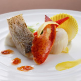 エビの身を贅沢に頂く魚料理。ホタテと白身の魚の甘味を感じてください。■デュオ・セレッソ