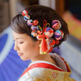 ヘアアイテムにも可愛らしいマリを…
