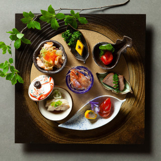 【お造り】海の恵みのカクテル 鮪・鯛・海胆に旬野菜を添えて