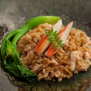 バター⾹るズワイガニ⼊りオイスターソース炒飯