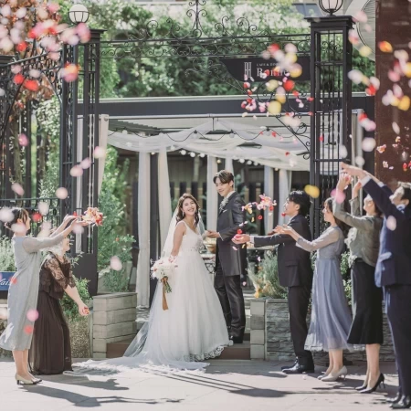 ガーデンテラスでフラワーシャワーも叶います