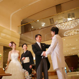 ご家族でのお時間もゆっくりとお楽しみ下さい。結婚式後は客室で優雅なときをお過ごし下さいませ。