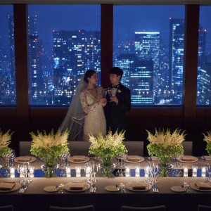 煌めく夜景が一望できるナイトウェディングがおすすめ|パーク ハイアット 東京の写真(43636829)