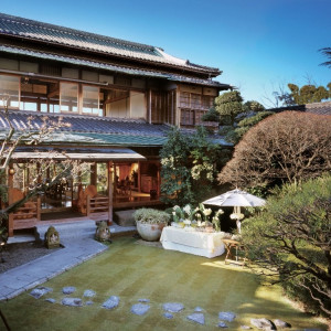 オリエンタルルームのプライベートガーデン。より和のイメージを感じて頂ける日本庭園です。デザートビュッフェやお写真撮影をお楽しみ頂けます。|THE GARDEN PLACE SOSHUEN（ザ・ガーデン・プレイス 蘇州園）の写真(553606)