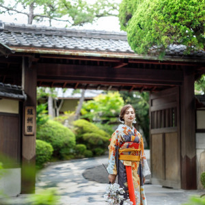 蘇州園のシンボルである正門。一歩くぐると、非日常の空間へおふたりとゲストの皆様をお連れします。|THE GARDEN PLACE SOSHUEN(ザ・ガーデン・プレイス 蘇州園)の写真(31919747)