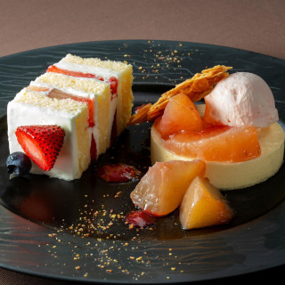 デザートはお料理を印象付ける最後の顔。最後までこだわり抜いた至福の味をお楽しみください