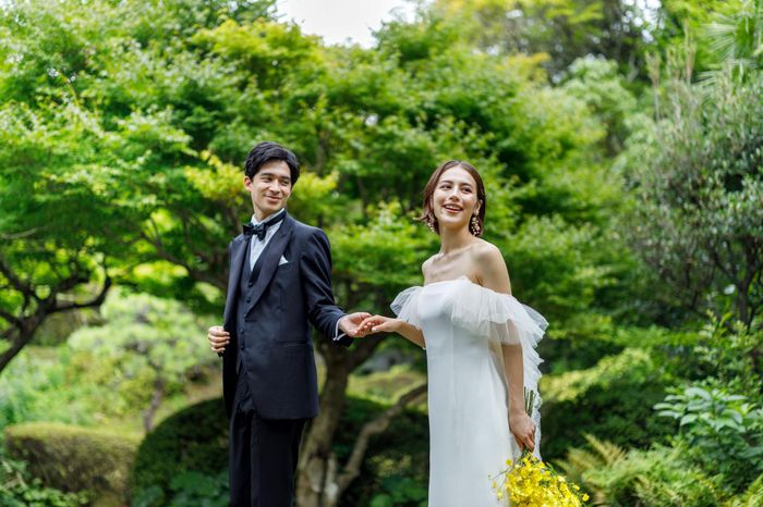 新緑の森につつまれてのロケーションフォトも美しい。
