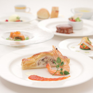 新郎新婦、おふたりの婚礼料理試食が無料でお召し上がりいただけます。