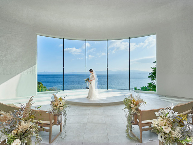 海×空×緑の絶景が広がる結婚式