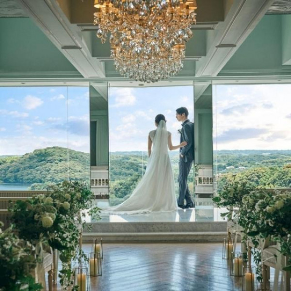 浜名湖が一望できるチャペル