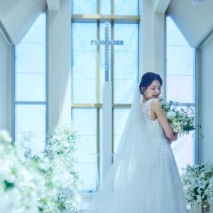 光に包まれ、透明感に満ち溢れたチャペル空間|ホテルアソシア静岡の写真(53795697)