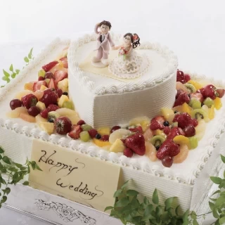 マジパンで作った新郎新婦。