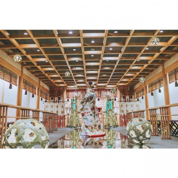 神殿90名収容可能なのでご友人のご参列もおすすめ