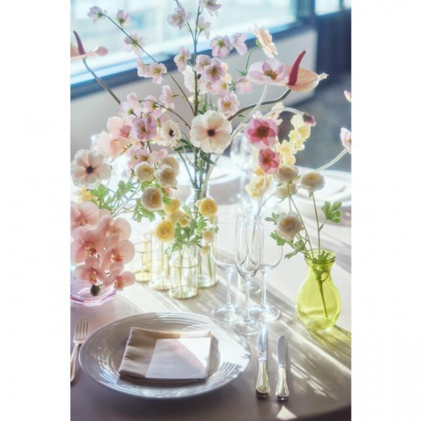 春の装いもおふたりらしくアレンジ自在