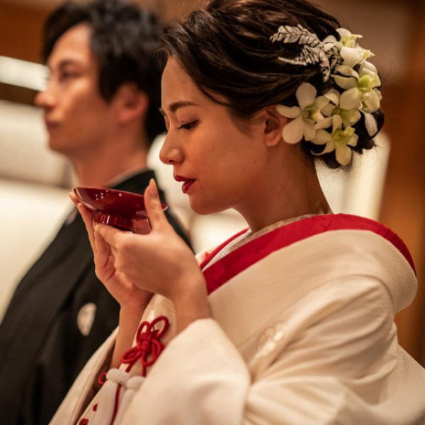 家族の絆を結ぶ「神前式」