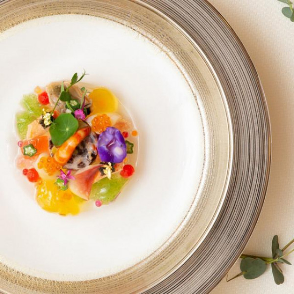 おもてなし料理でゲストへ感謝を伝えよう。
フランス料理から和洋折衷、中国料理など様々お料理をご提案