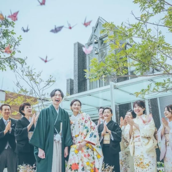 祝福の折鶴シャワーも人気
