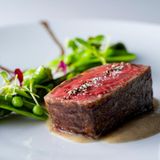 料理長自らがご案内。星付きレストラン経験の技で仕上げた“濃厚3品”を、ゆったりとご堪能