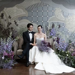 和モダンの背景に映える、凛としたふたり。大人の魅力を引き立てる一枚。|THE ORIENTAL TERRACE HIDEAWAY（ジオリエンタルテラス ハイダウェイ）の写真(52239618)