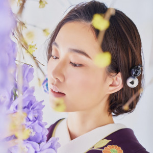 優しく目を閉じるその横顔に、花嫁としてのしなやかな強さがにじむ。|THE ORIENTAL TERRACE HIDEAWAY（ジオリエンタルテラス ハイダウェイ）の写真(52239838)