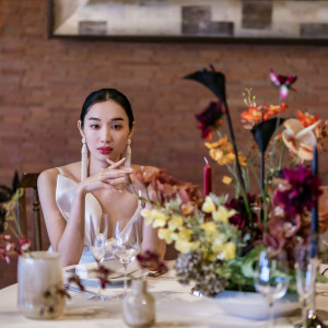 色とりどりの装花と和の設えが美しい会食スタイル。写真映えも抜群。|THE ORIENTAL TERRACE HIDEAWAY（ジオリエンタルテラス ハイダウェイ）の写真(47240796)