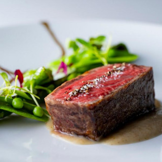 料理長自らがご案内。星付きレストラン経験の技で仕上げた“濃厚3品”を、ゆったりとご堪能