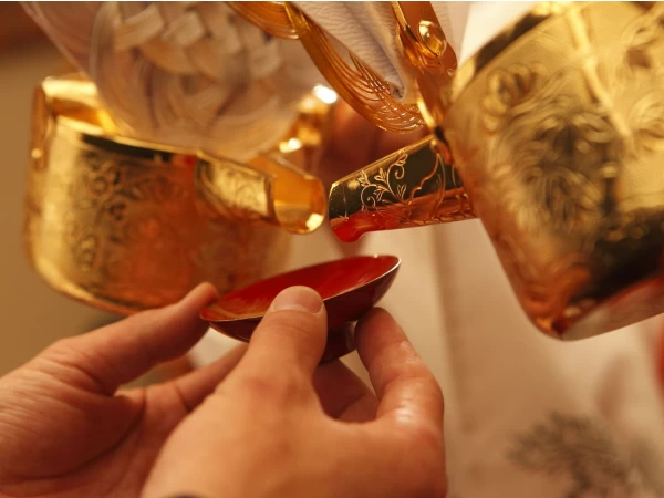 厳粛な雰囲気漂うホテル館内 神殿