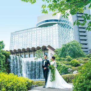 当日予約OK＼絶景ビュッフェ招待／チャペル体験×庭見え会場×季節特典