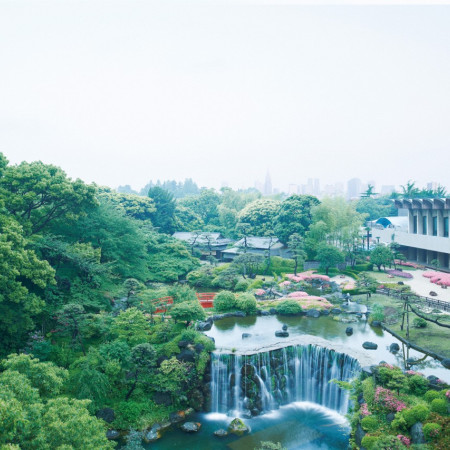400年の歴史を誇る1万坪の日本庭園。