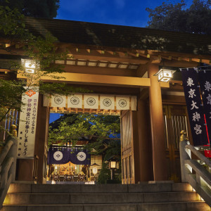 夜の幻想的な雰囲気も人気|東京大神宮マツヤサロンの写真(17906743)
