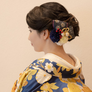 髪飾り×生花のMIXスタイルも|東京大神宮マツヤサロンの写真(37749563)
